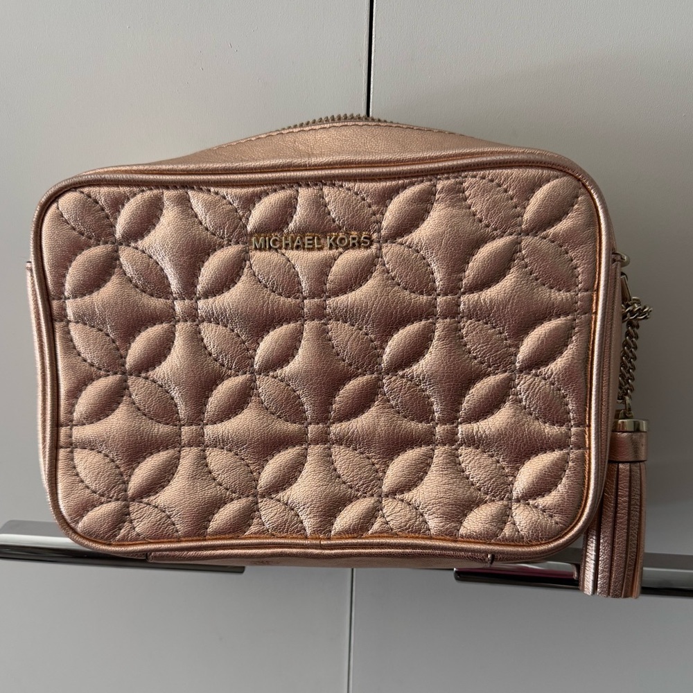 Michael Kors Metallic Rose Gold Quilted Crossbody. 8.5x6”. EUC